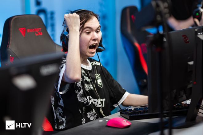 位以坚韧和 位以坚韧和