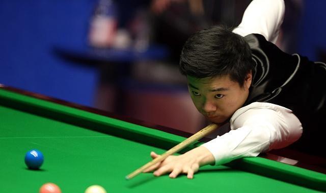 两队的中场 两队的中场