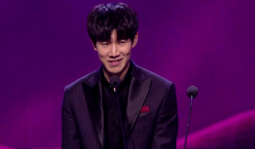 都表现卓越 都表现卓越