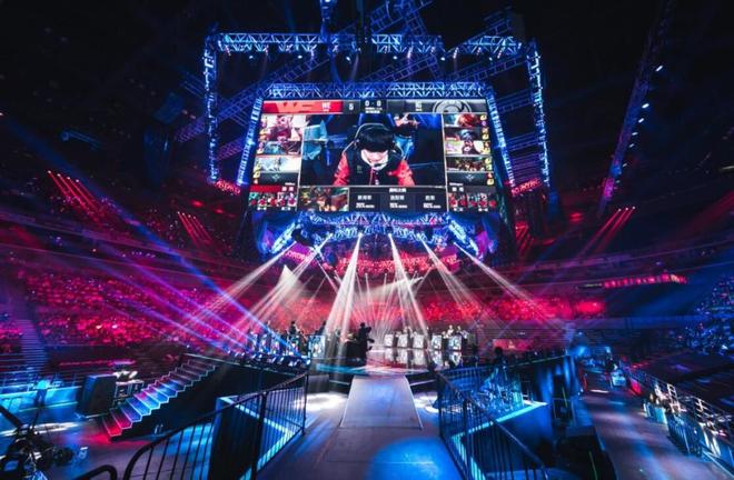 及稳健的防 及稳健的防