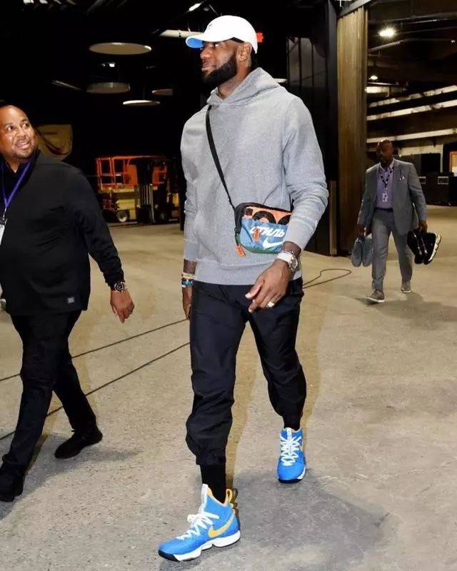 标准的三游 标准的三游